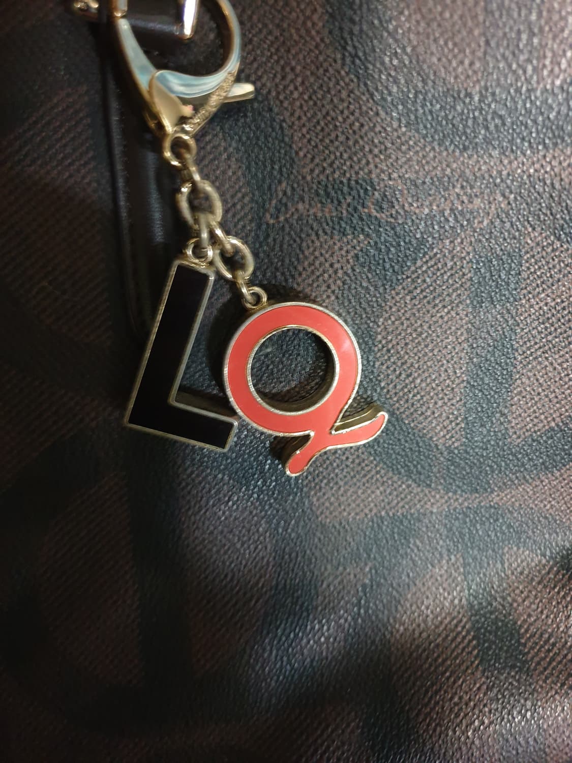 루이까또즈 모노그램 로고체인고리 소가죽 도트백 상품이미지2