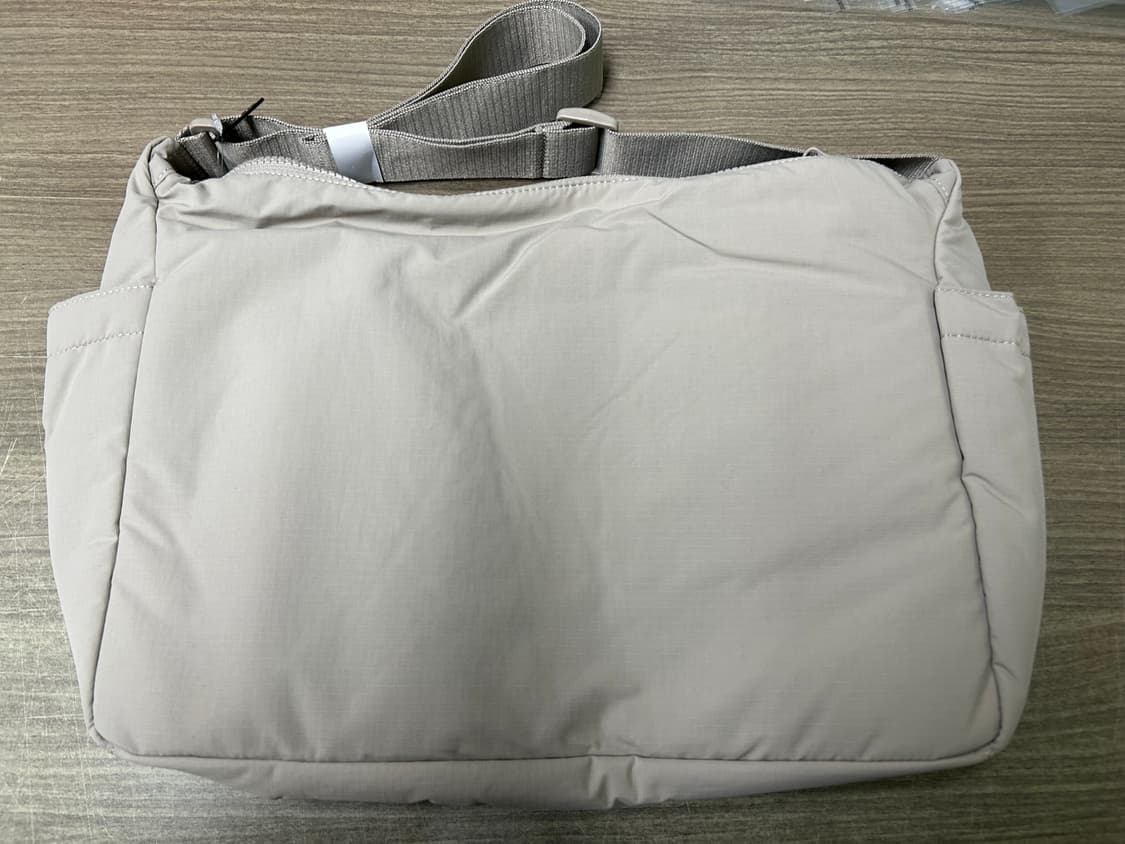 유니클로 멀티 퍼켓 숄더백 베이지 상품이미지2