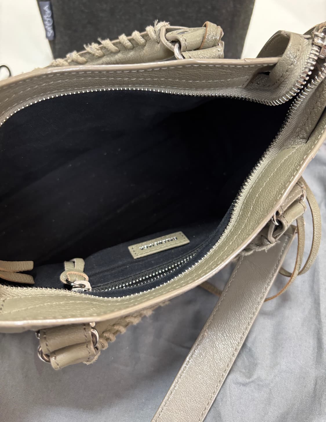 발렌시아가 엣지 시티 모터백 미니 상품이미지10