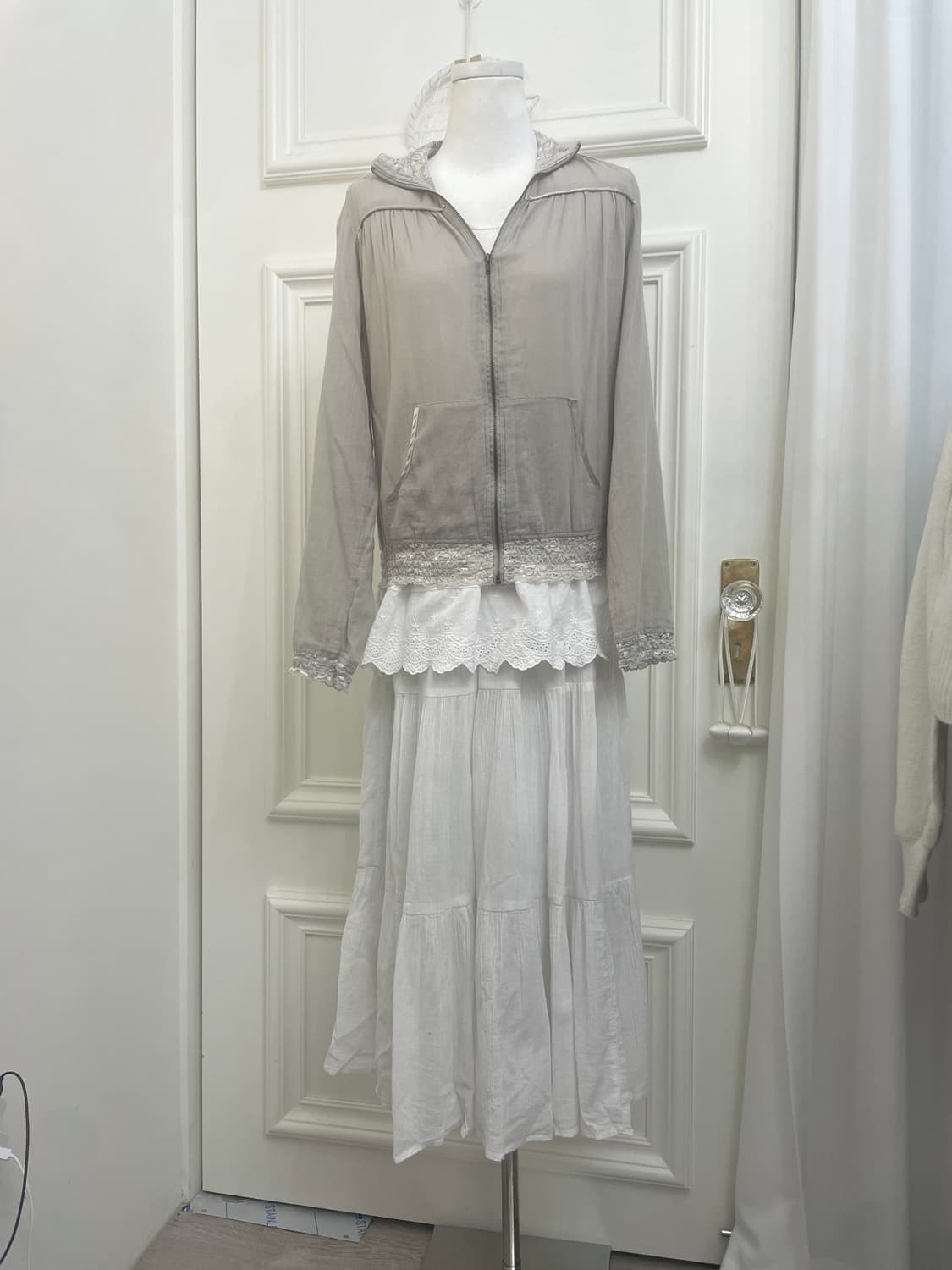 grayish white tired long skirt(size-M) 상품이미지6