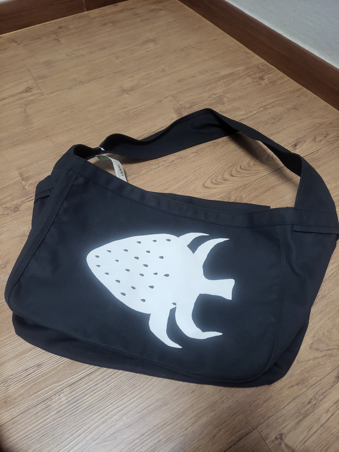 꼼데가르송 스트로베리 메신저백 상품이미지3