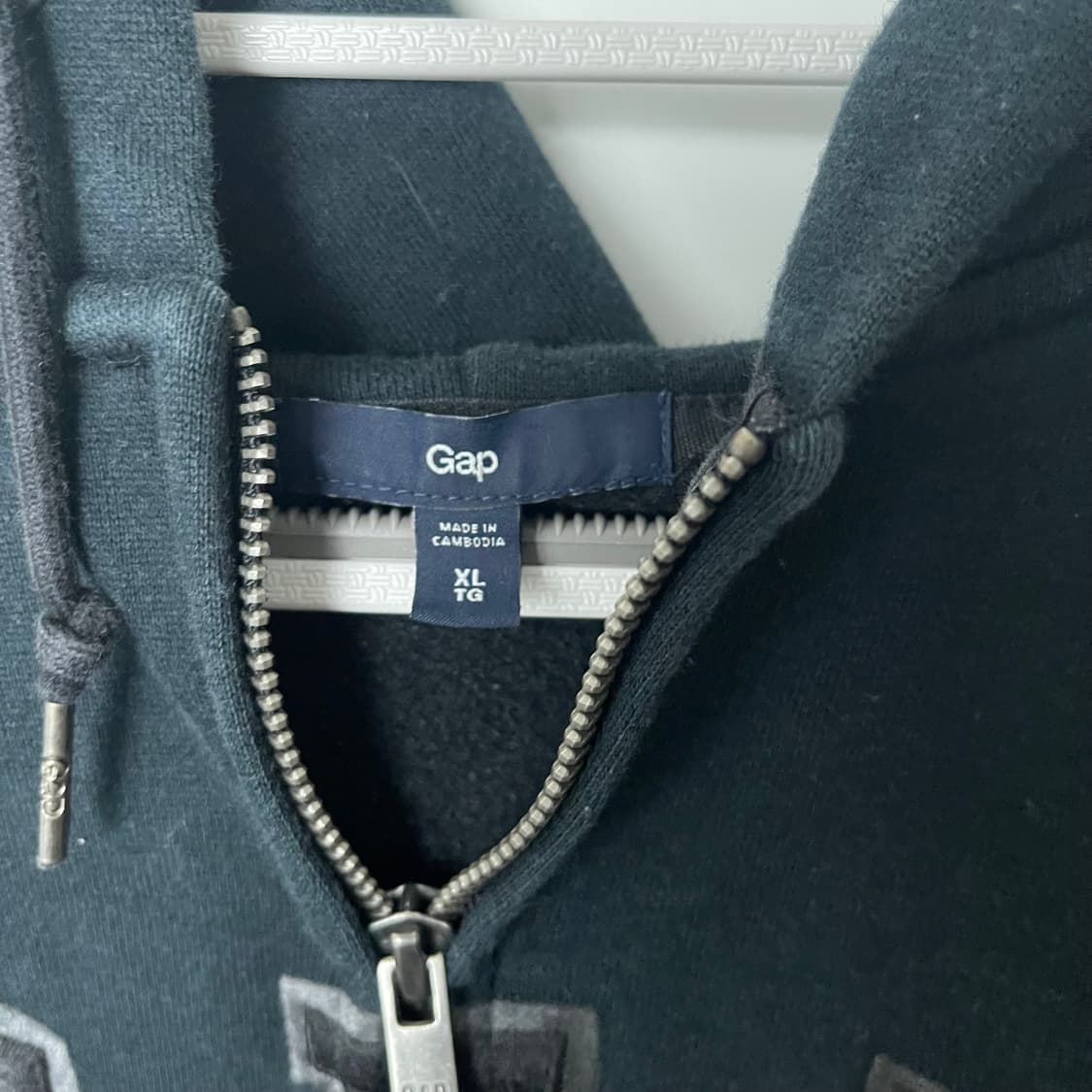 갭 올블랙 후드집업 XL 상품이미지3