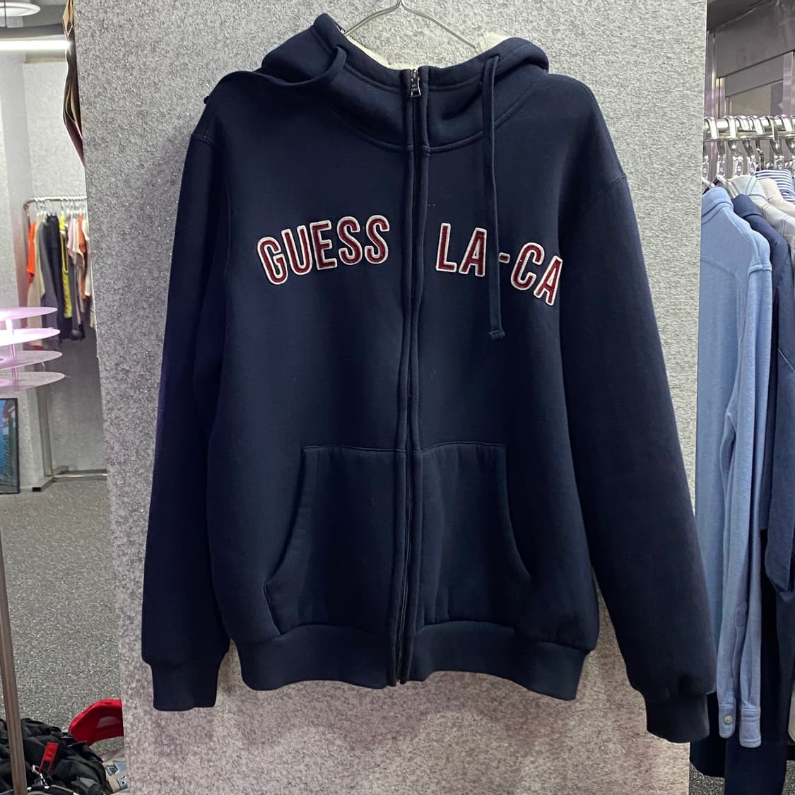 게스 빅로고 보아털 네이비 후드집업 B3841 상품이미지2