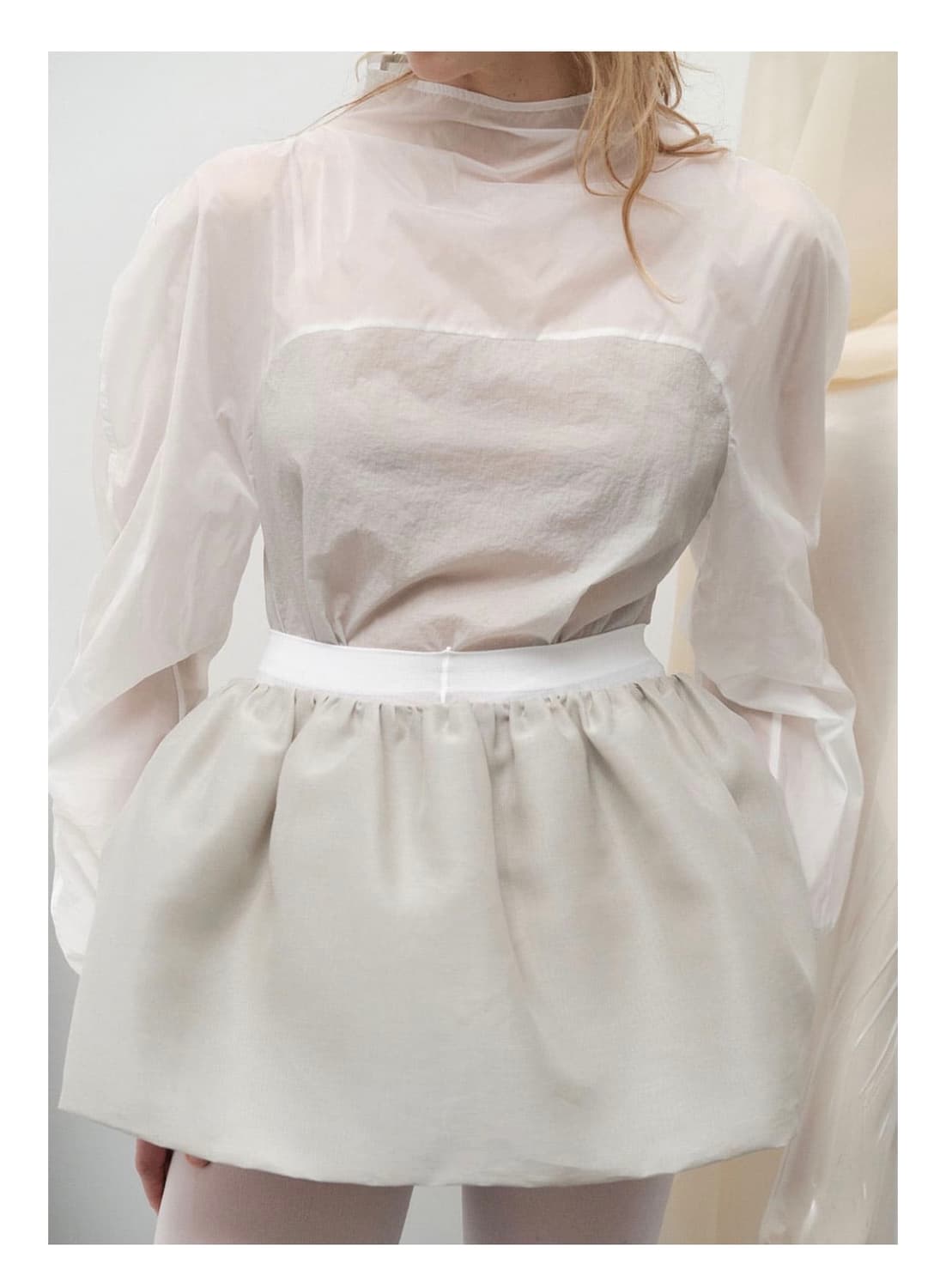 아모멘토 셔링 오간자 벨트 미니 스커트 상품이미지4