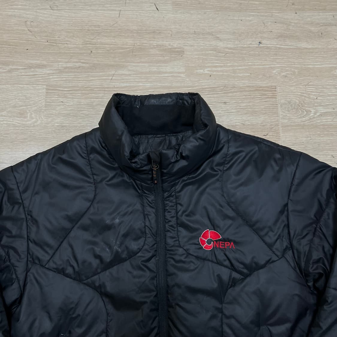 네파 덕다운 산양 로고 스탠드넥 경량패딩 점퍼 [블랙] M/95 상품이미지2