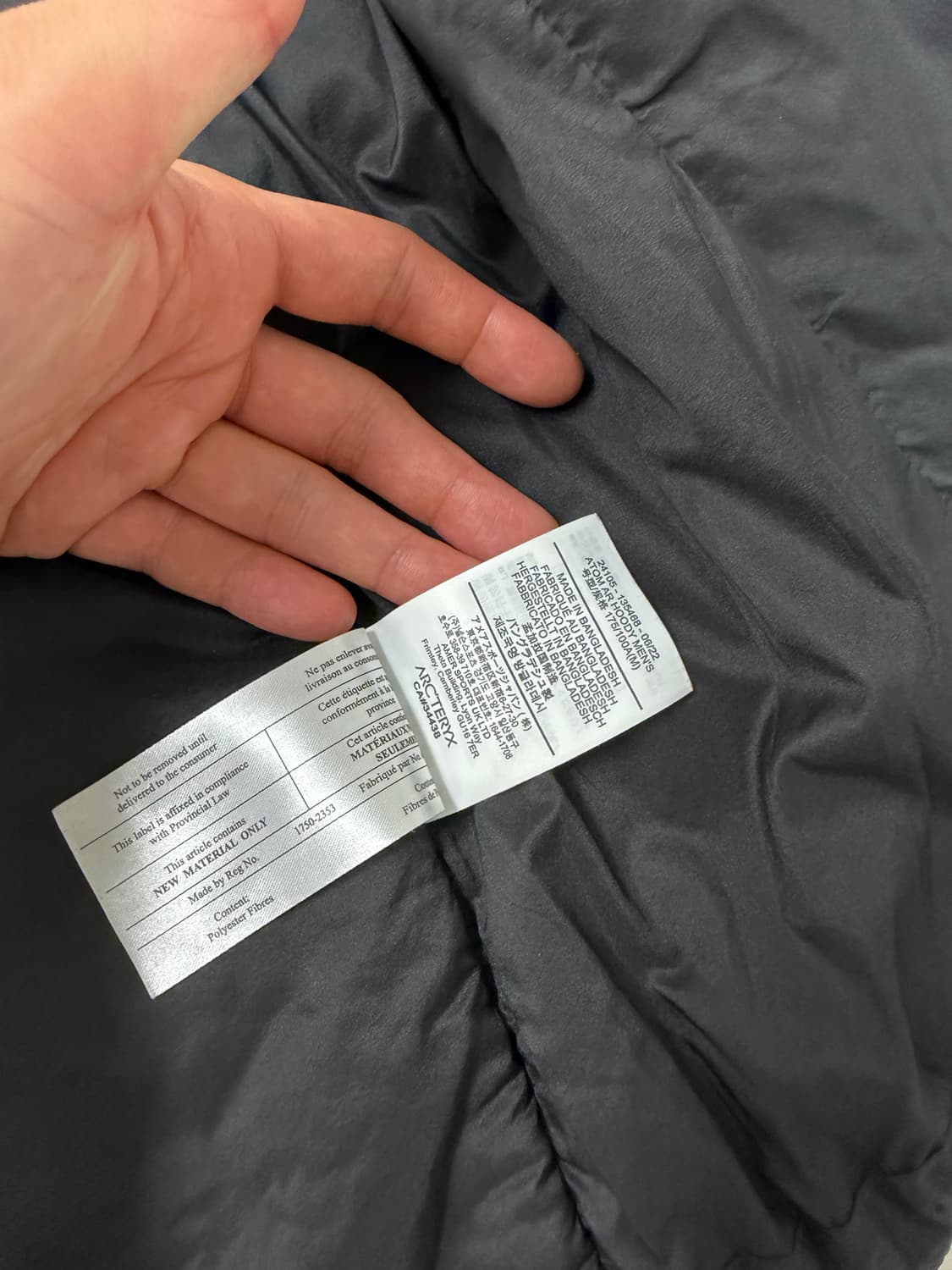 아크테릭스 아톰 AR M 사이즈 블랙  상태 9.6/10  사진찍고 절대 상품이미지6