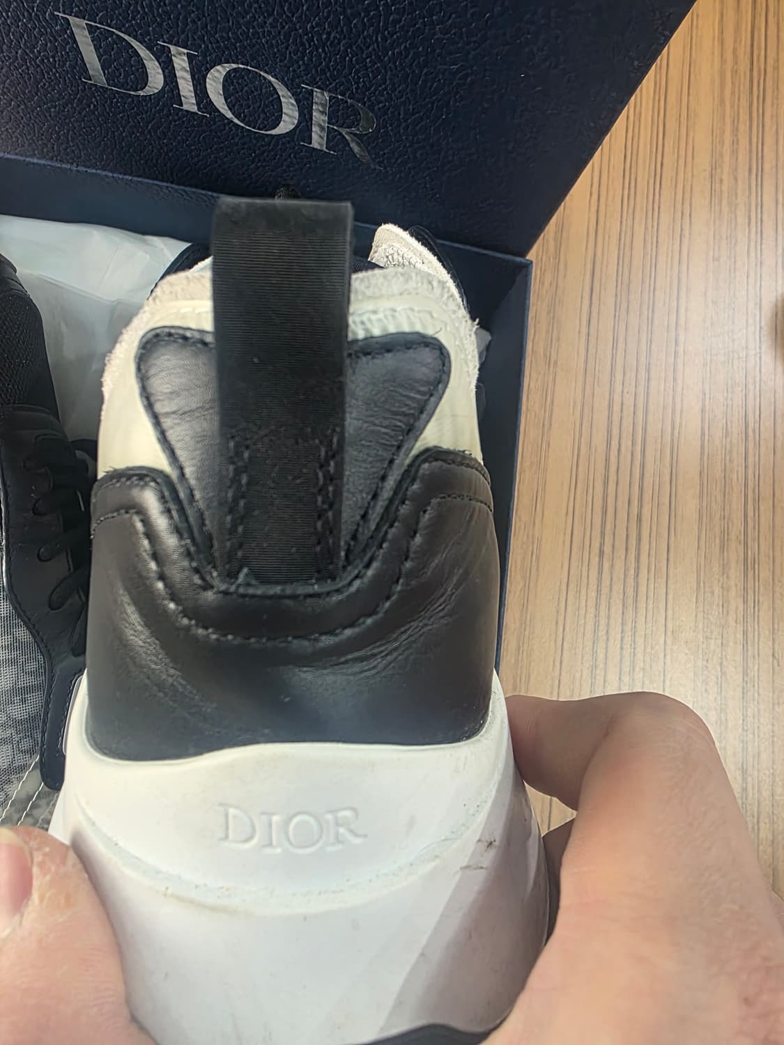 디올 B25 러너 스니커즈 블랙 스웨이드 화이트 41.5사이즈 상품이미지3