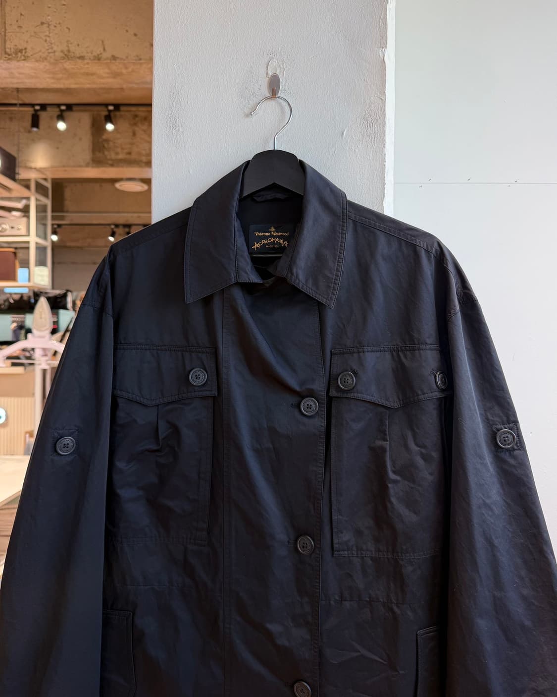 비비안웨스트우드 블랙 나일론혼방 멀티포켓 자켓  상품이미지3