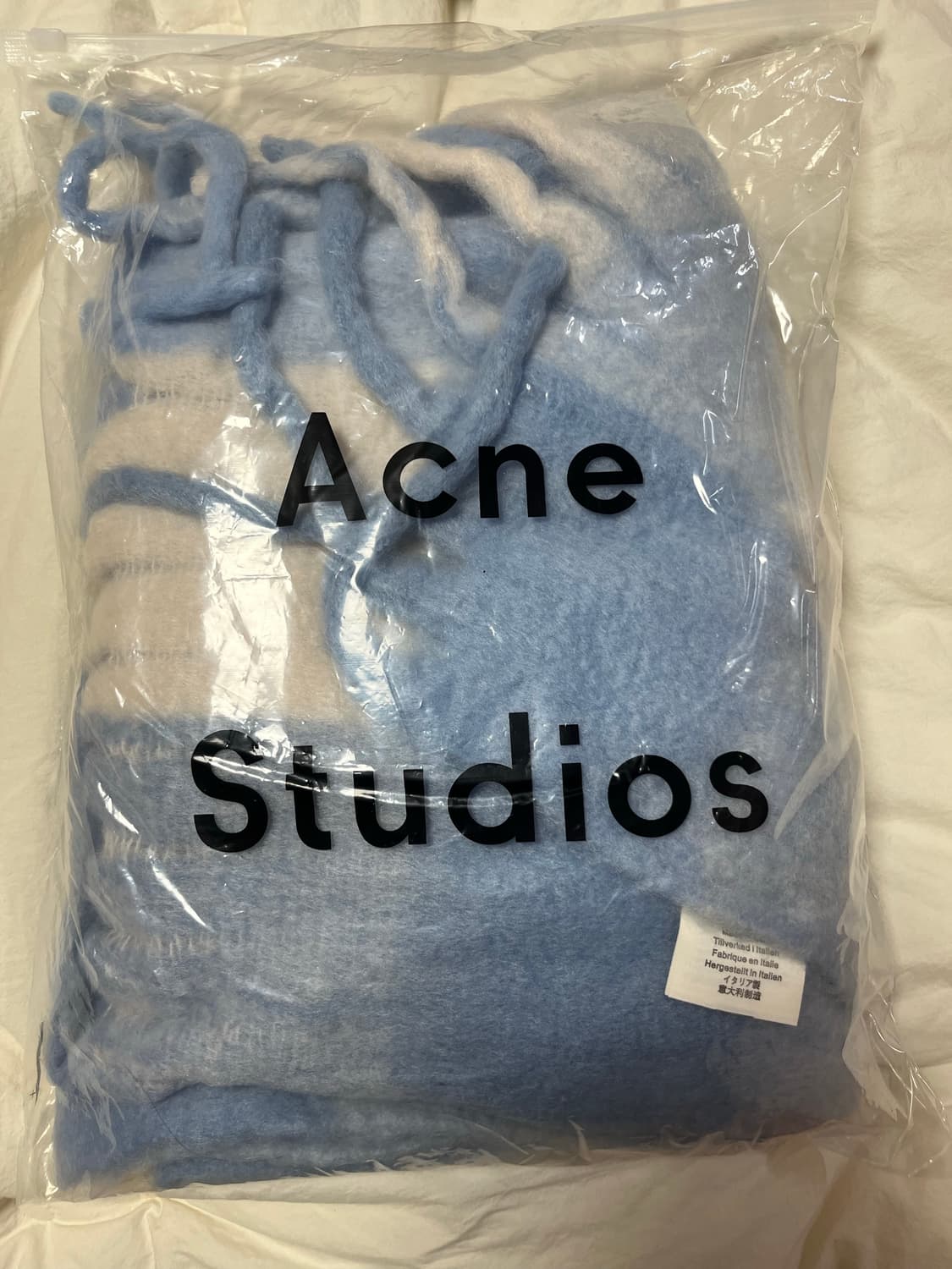 아크네 스튜디오 머플러 상품이미지2