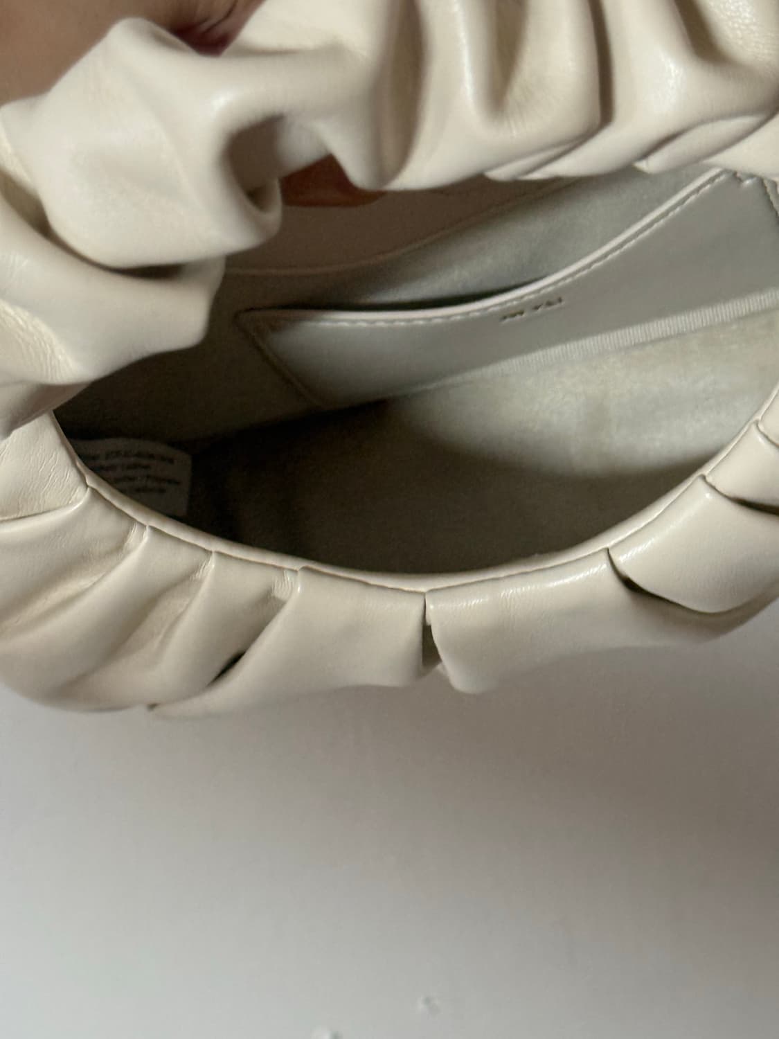 JW PEI 쥬 페이 가비 셔링 호보백 상품이미지6