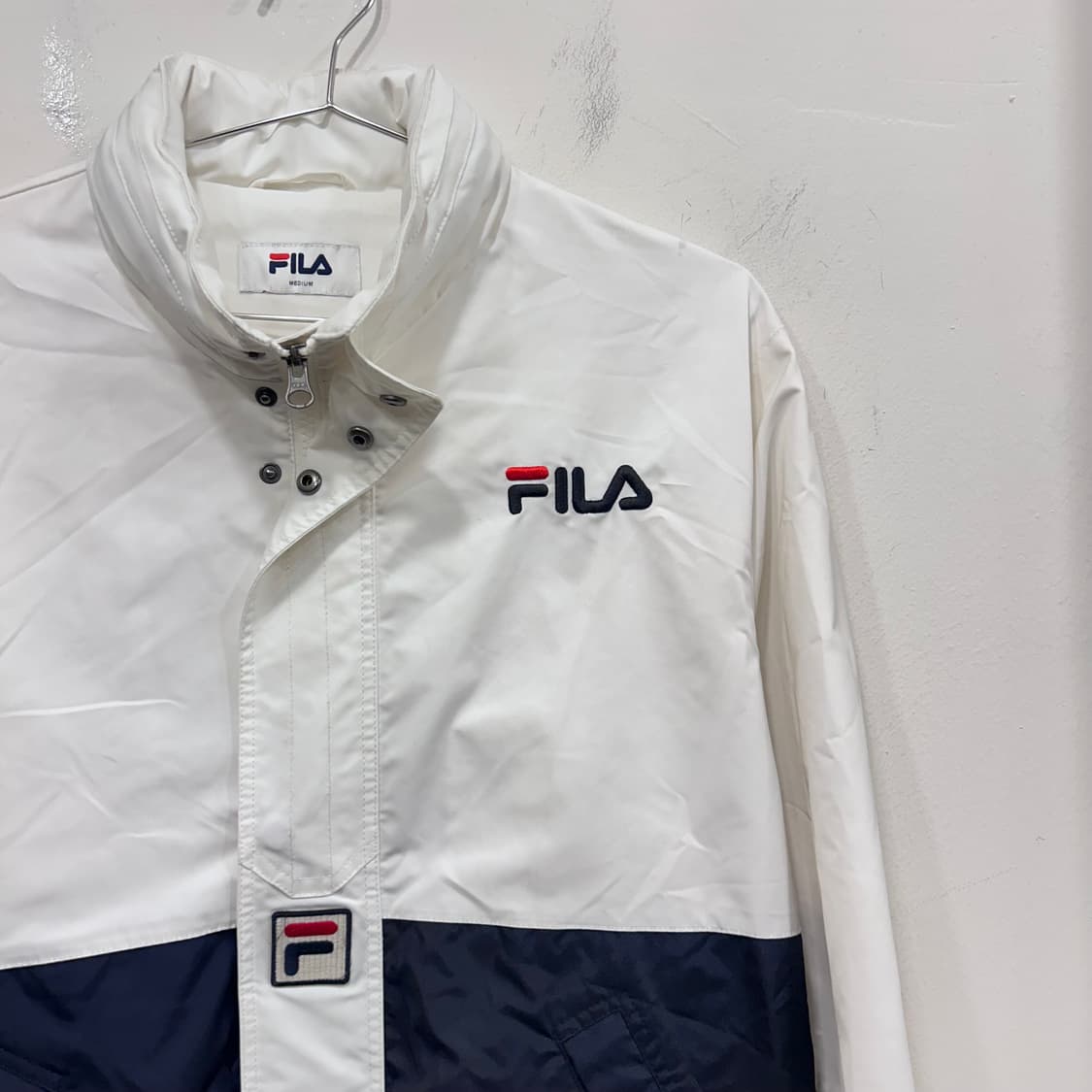 휠라 올드스쿨 이너메쉬 하드쉘 바람막이 상품이미지1