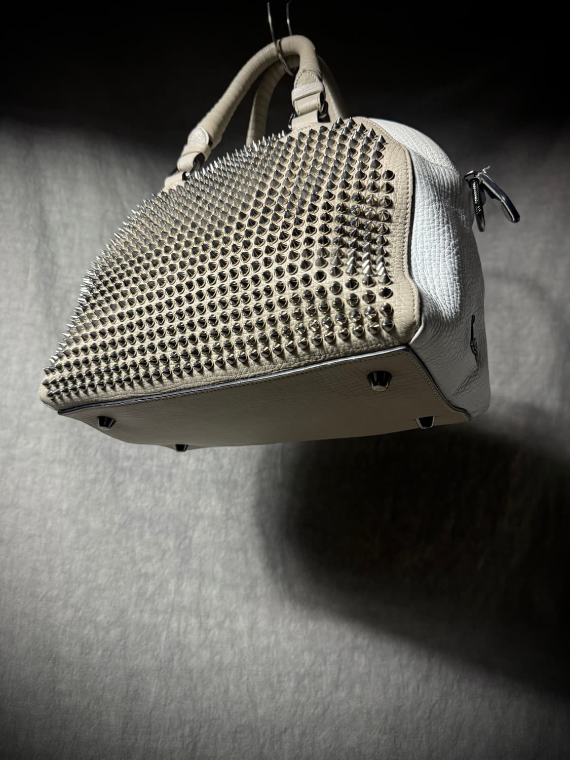 Christian Louboutin Studded Hand Bag  상품이미지7