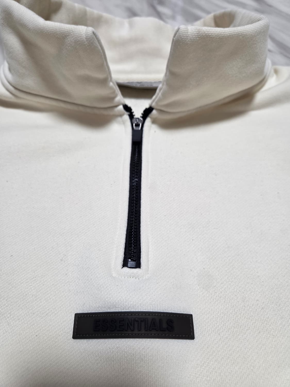 피오갓에센셜 모크넥 하프집업 스웻셔츠  상품이미지4