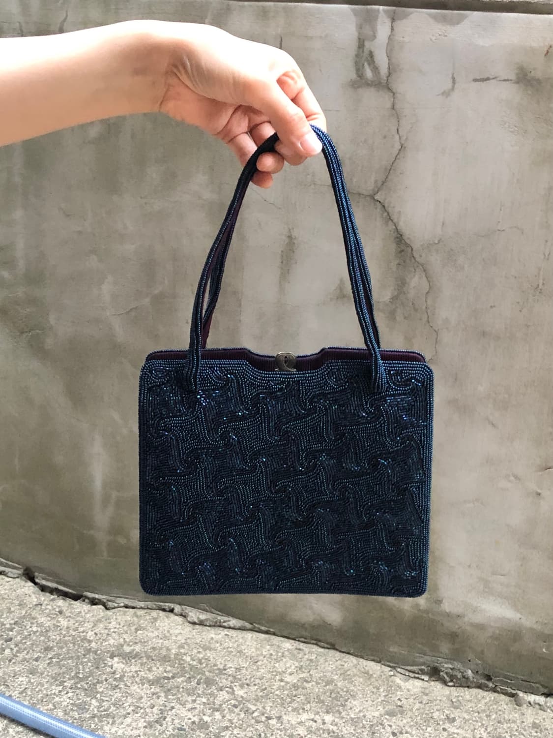 navy geometric beaded handbag 상품이미지4