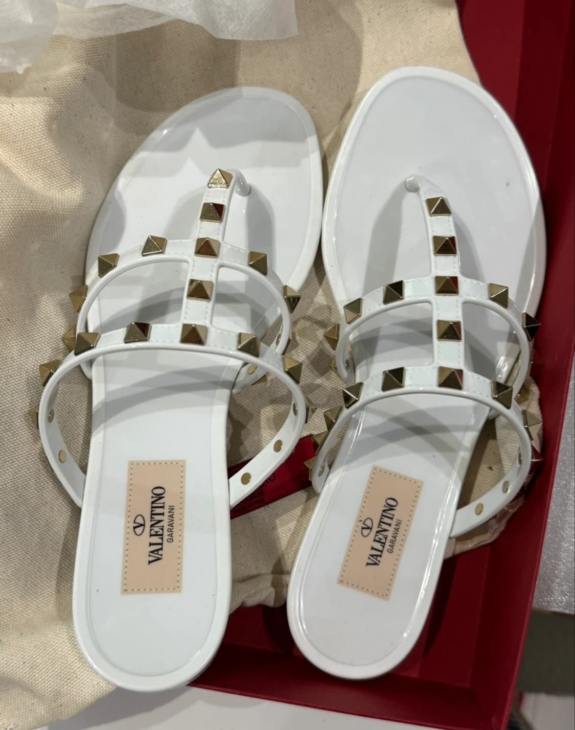 Valentino 발렌티노 락스터드 플랫 러버 샌들 화이트 36사이즈 상품이미지2