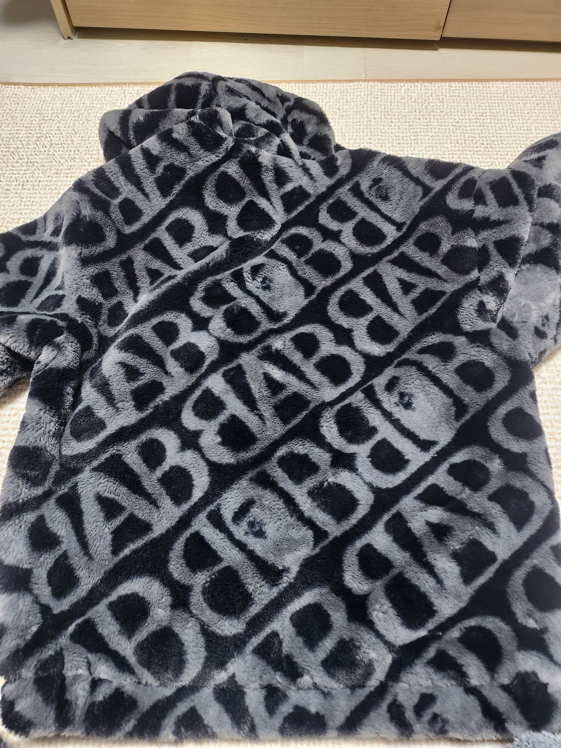 (신품급) 베이프 모노그램 퍼 후드 자켓 상품이미지4