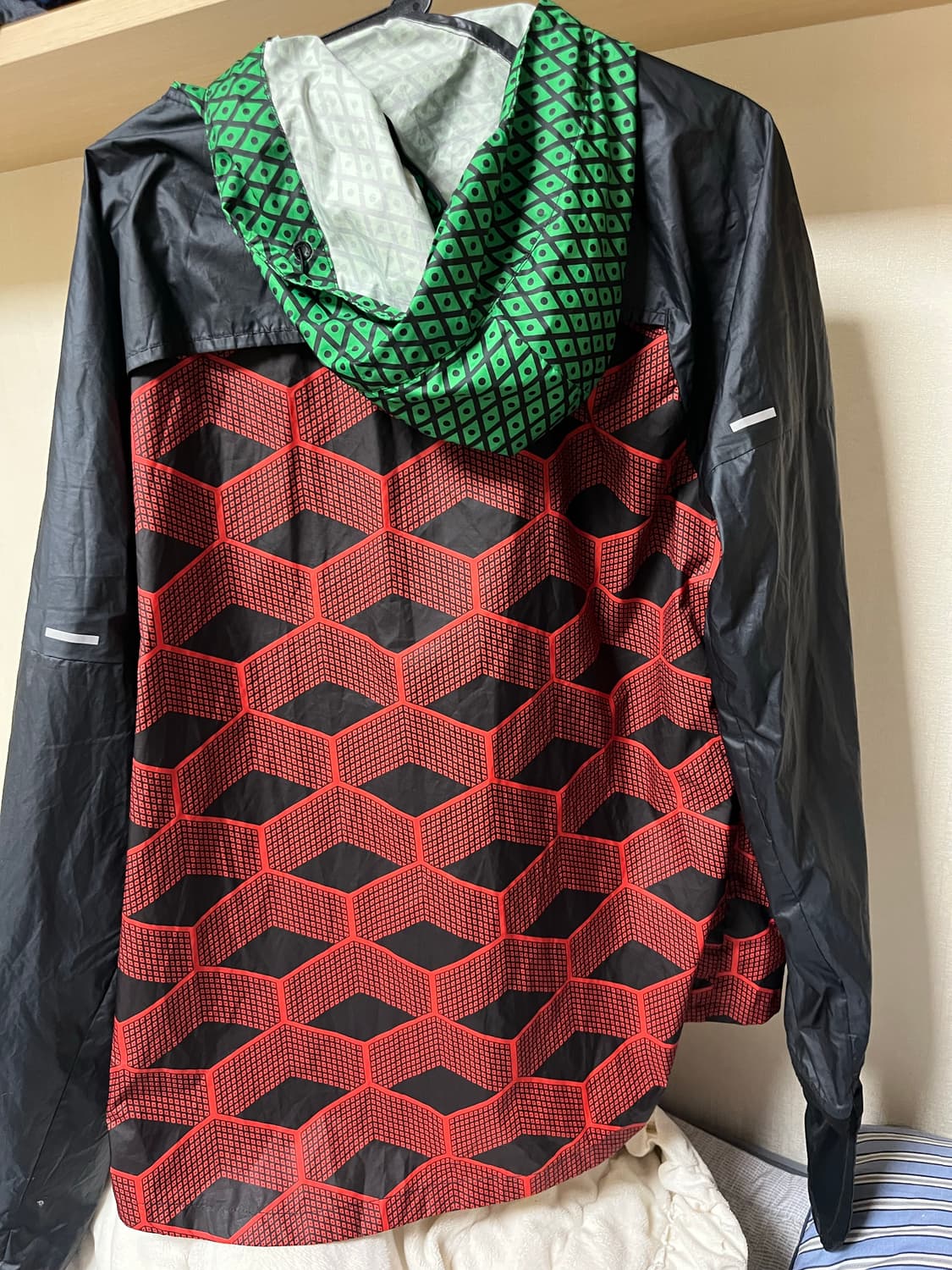 킵초게 바람막이 상품이미지2