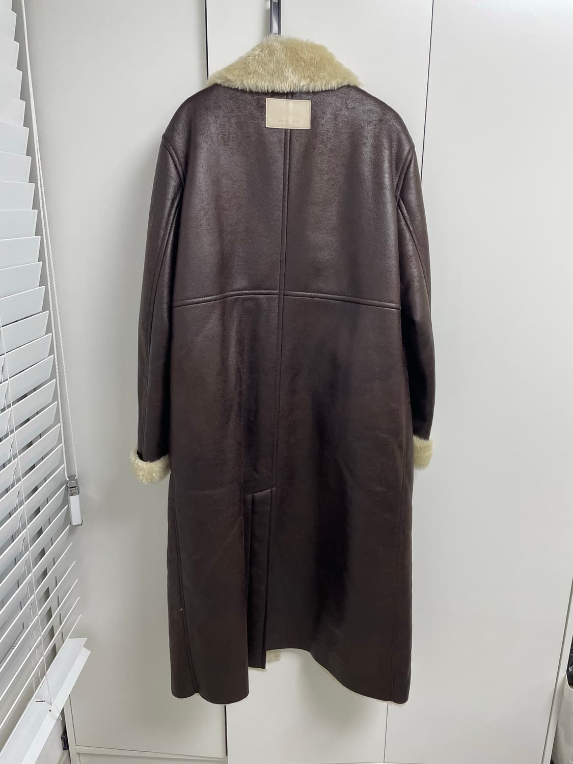 마뗑킴 무스탕 다크브라운 (새상품) 상품이미지2