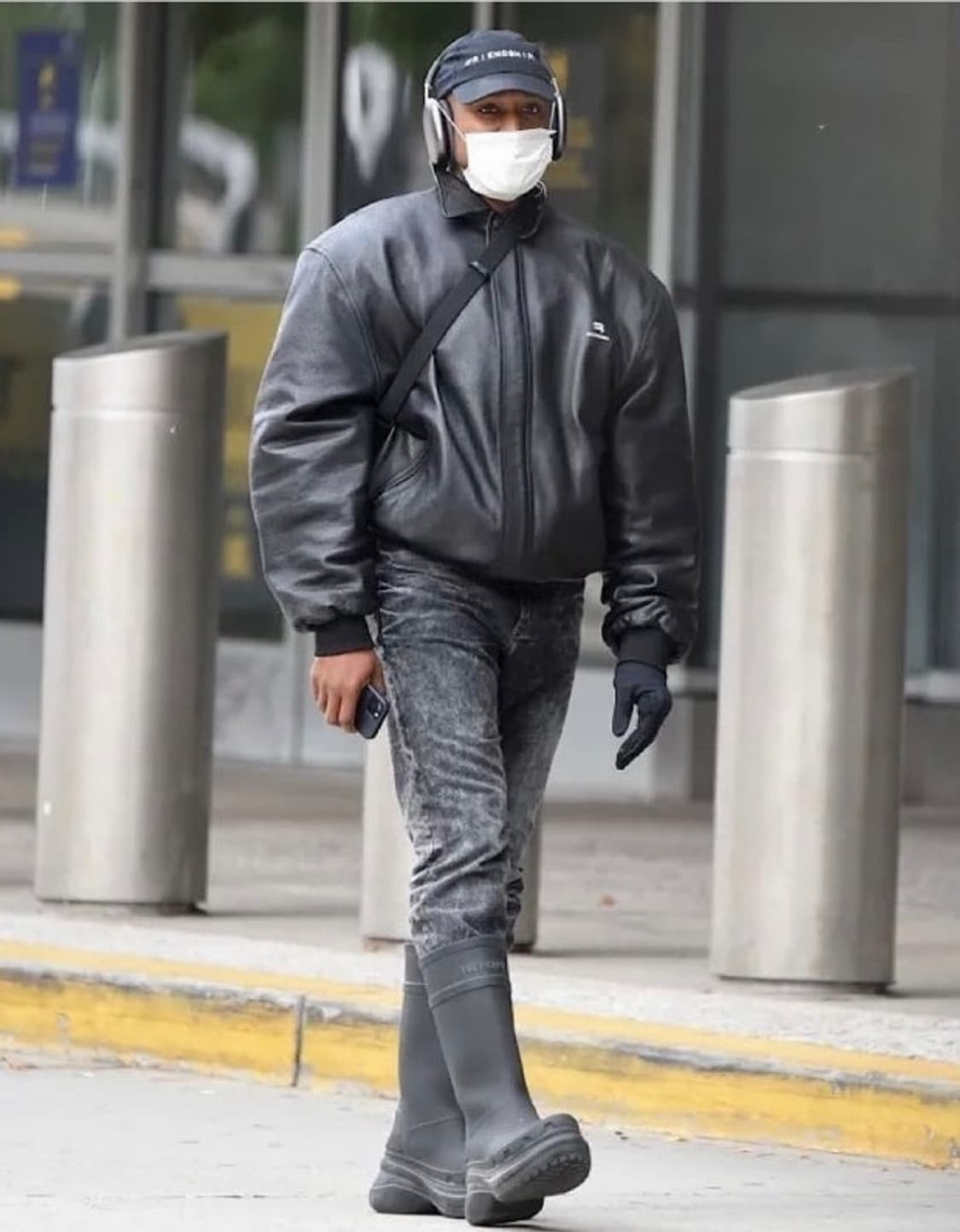 [43] 발렌시아가 크록스 러버부츠 상품이미지1