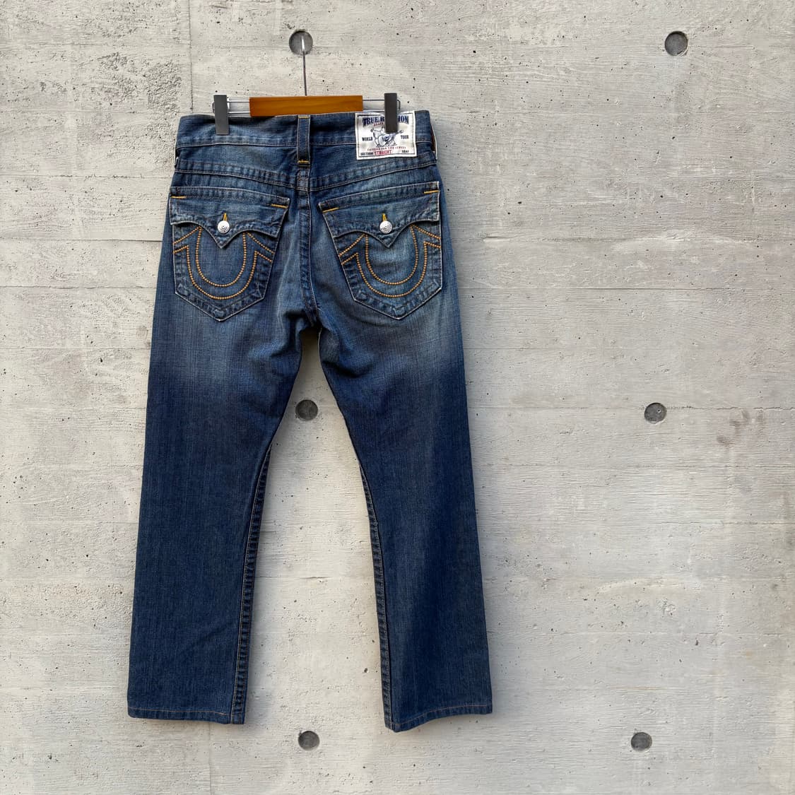 트루릴리전 실버 피라미드 스터드 데코 리키 스트레이트 레그 워시 진 상품이미지5