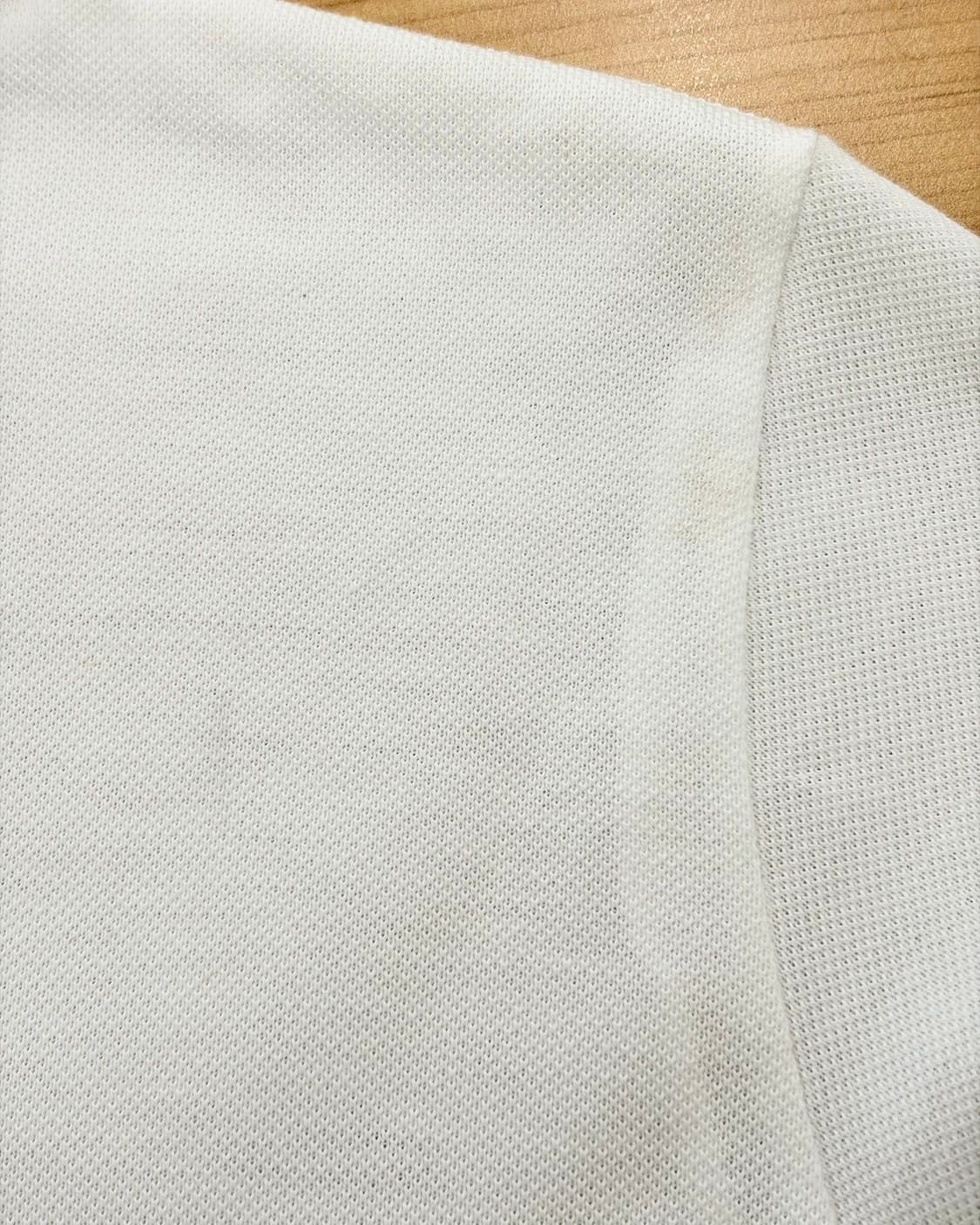 꾸레쥬 화이트 pk 로고 자수 사이드 슬릿 티셔츠  상품이미지8