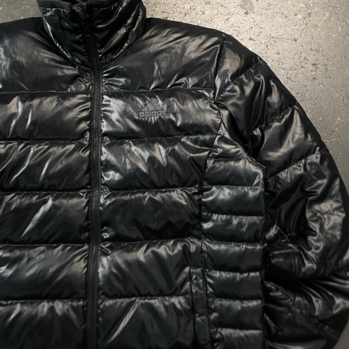 100 아디다스 유광 경량패딩  상품이미지2