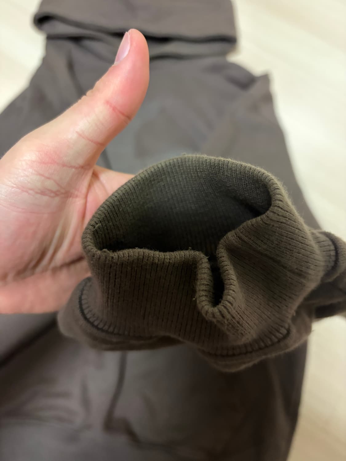 더콜디스트모먼트 후드티 브라운 L 상품이미지3