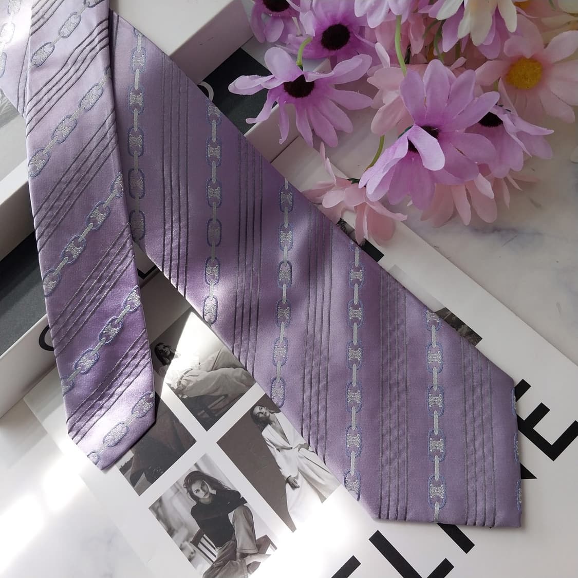 셀린느 실크 연보라 자수 패턴 넥타이 9.1cm A+등급 K2593
 상품이미지2