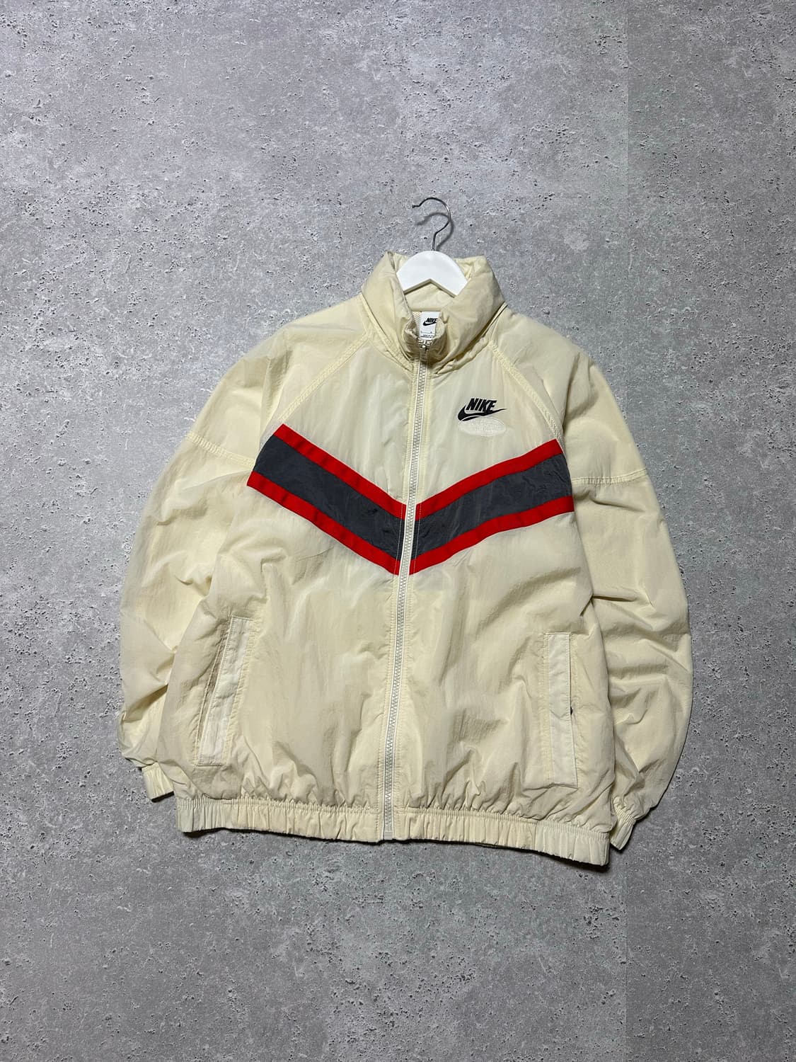 나이키 빅스우시 플라워 아이보리 바람막이 상품이미지1