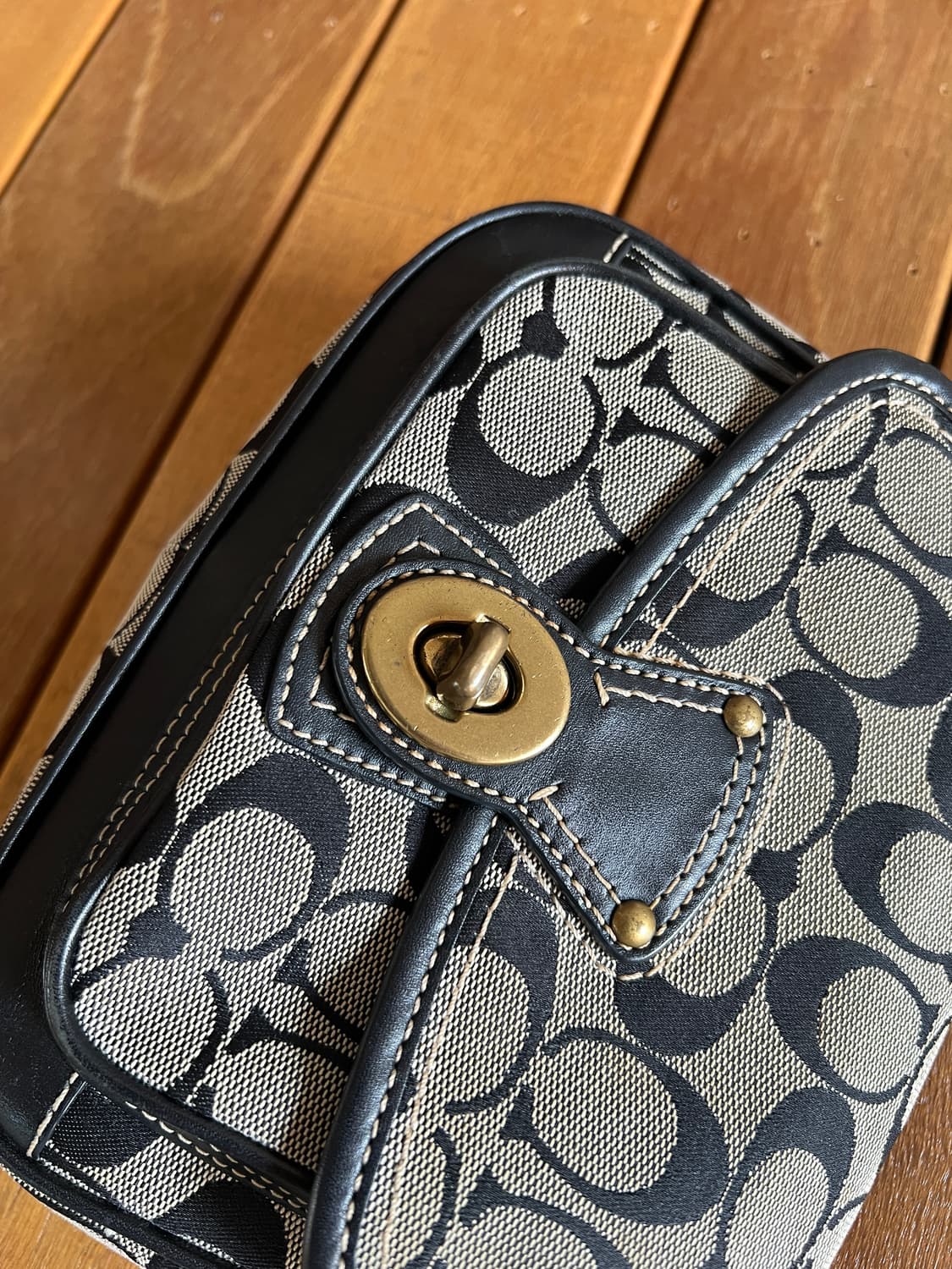 빈티지 코치 시그니처 턴락 크로스백 상품이미지4