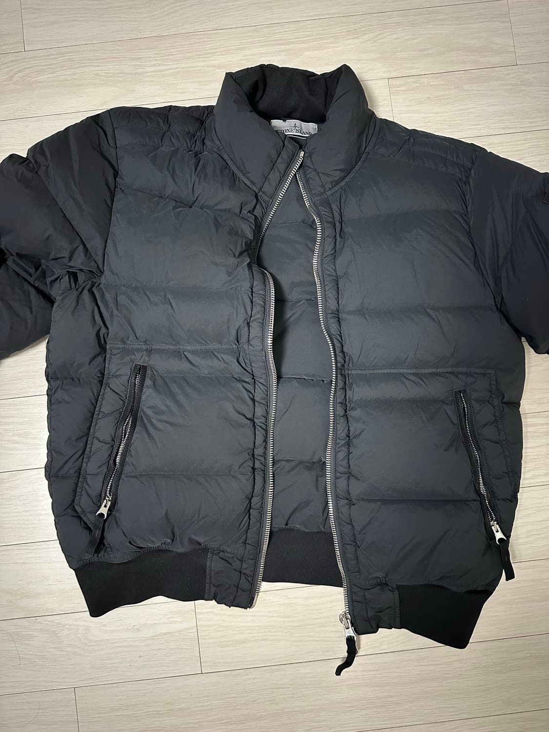 스톤아일랜드 심리스 패딩 상품이미지2