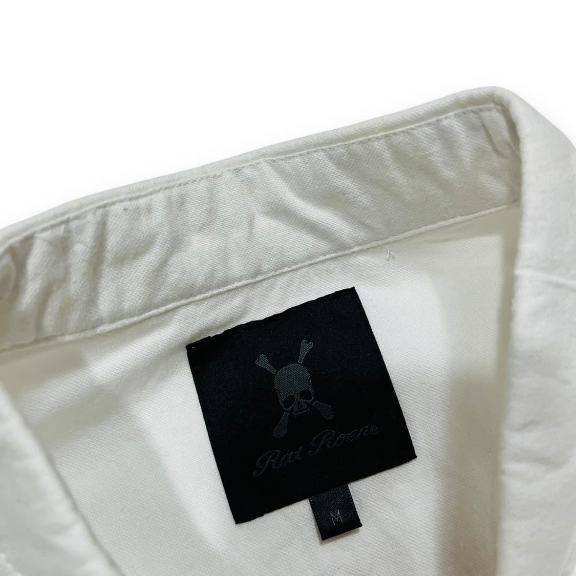 로엔 스컬 스터드 클래식 화이트 긴팔 셔츠 상품이미지5