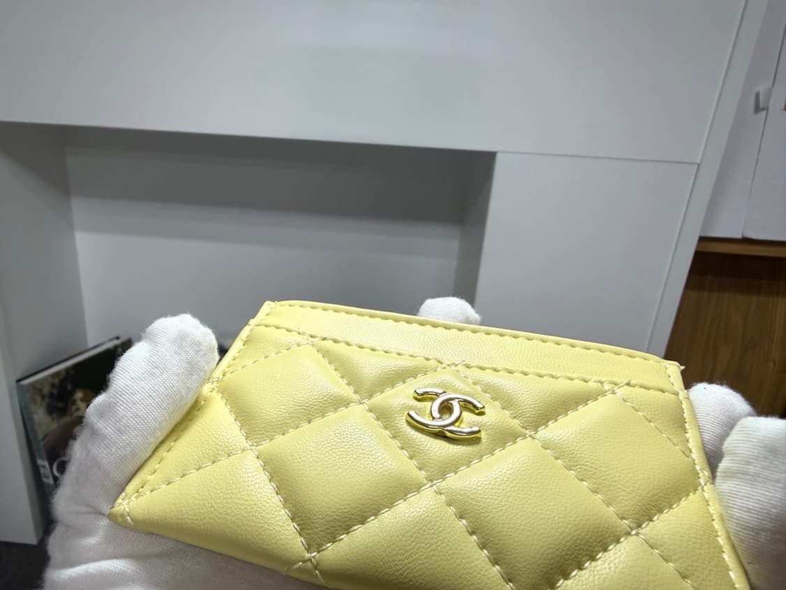 샤넬뷰티 램스킨 카드지갑 옐로우 풀박스 상품이미지9