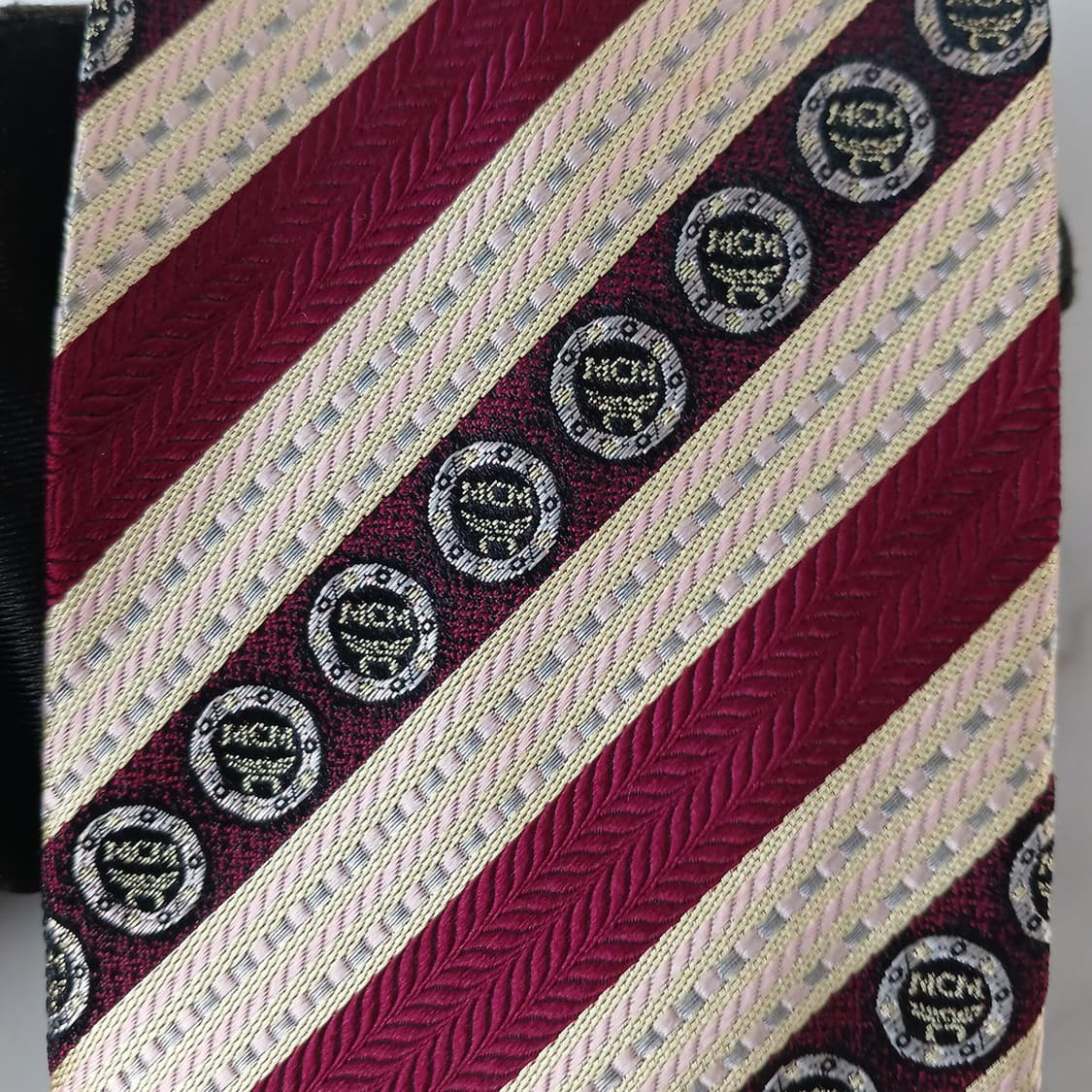 MCM 실크 베이지 스트라이프 메달리온 넥타이 9cm A등급 A19246 상품이미지7