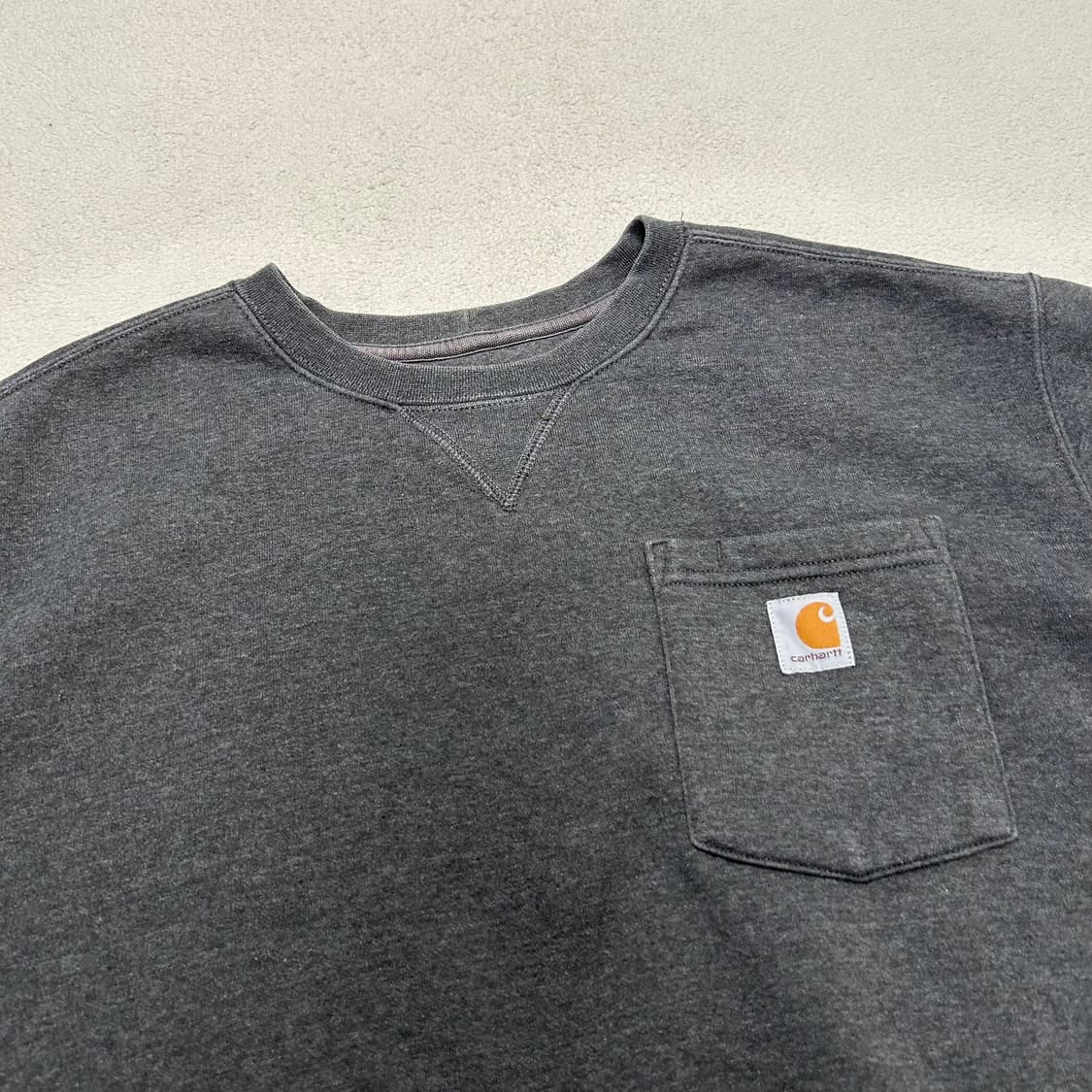Carhartt charcoal sweatshirt 상품이미지5