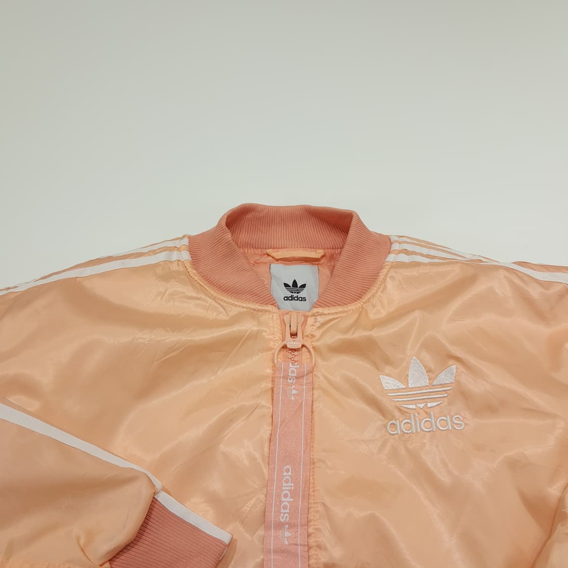CN892W M 아디다스 오리지널 살몬 핑크 봄버 패딩 상품이미지3