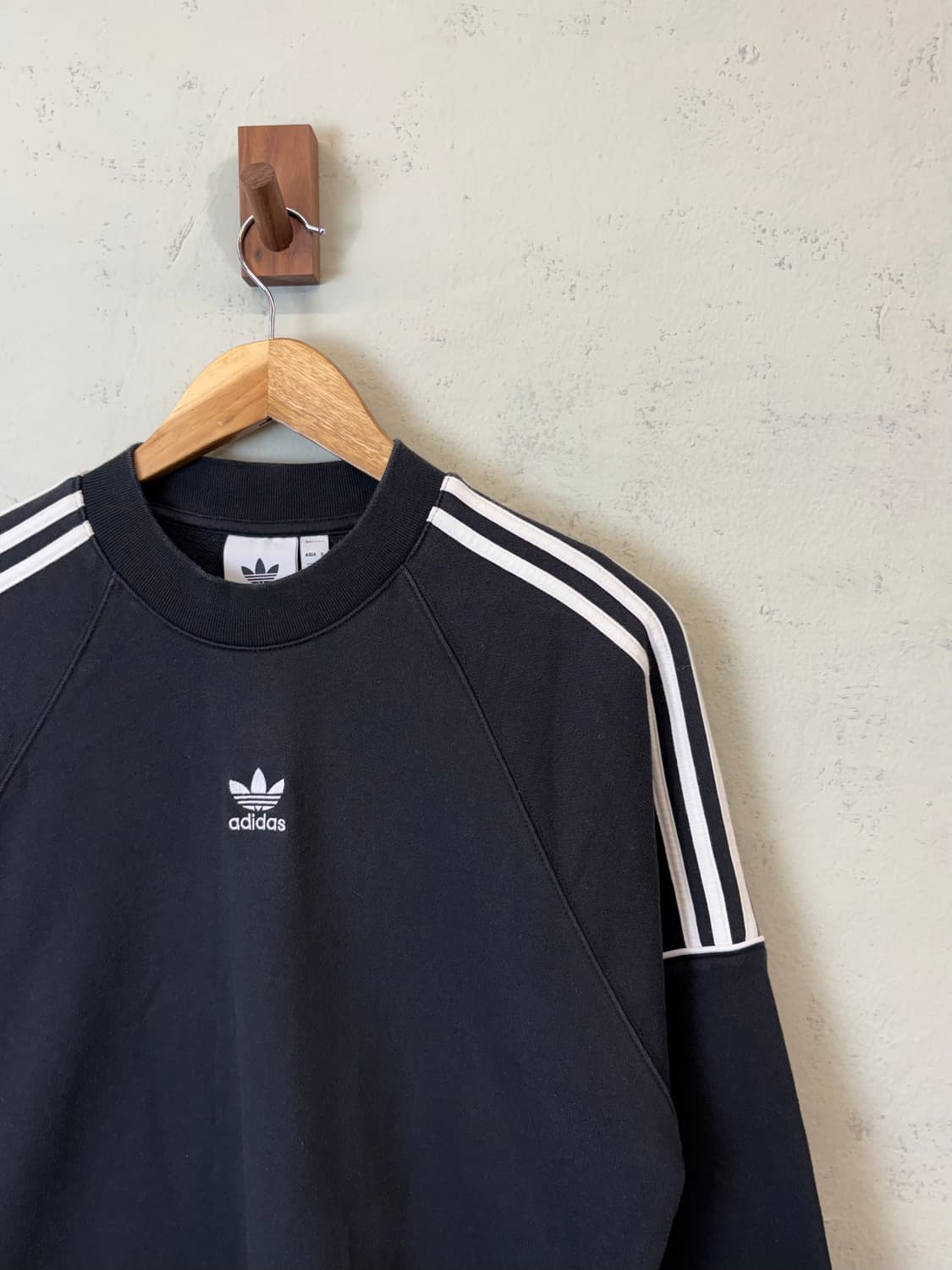 아디다스 삼선 미드로고 맨투맨 상품이미지2