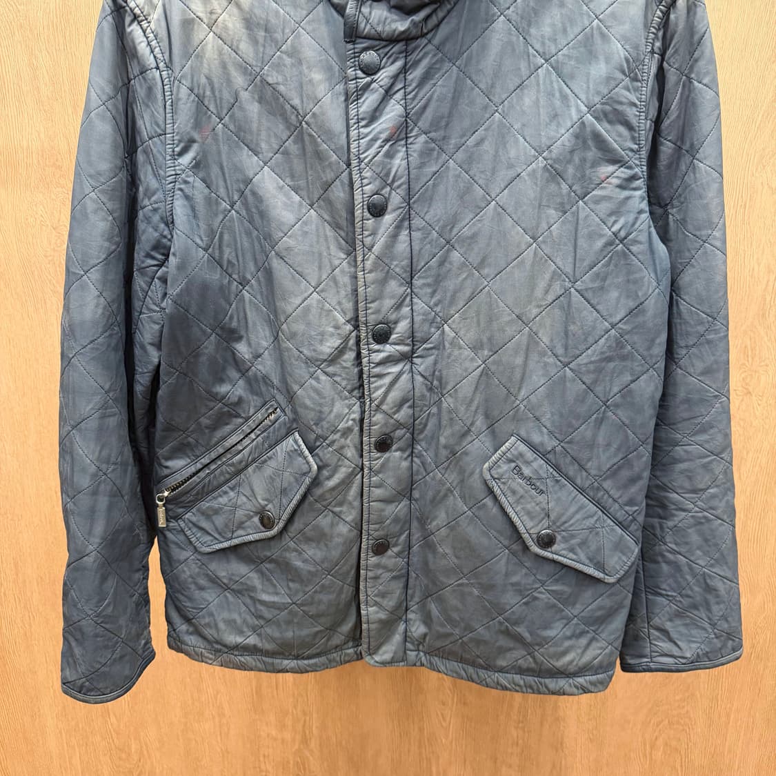 바버 퀄팅 자켓 코듀로이 카라 배색 지퍼 포켓 디테일 레귤러핏 차콜 상품이미지5