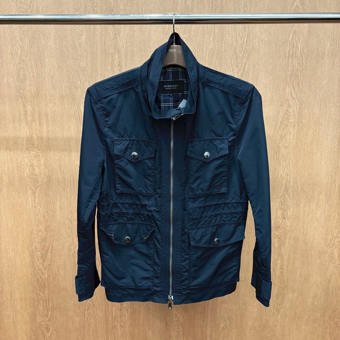 버버리 블랙라벨 필드 자켓 플랩 패치 포켓 스탠드 칼라 디테일 네이비 상품이미지2