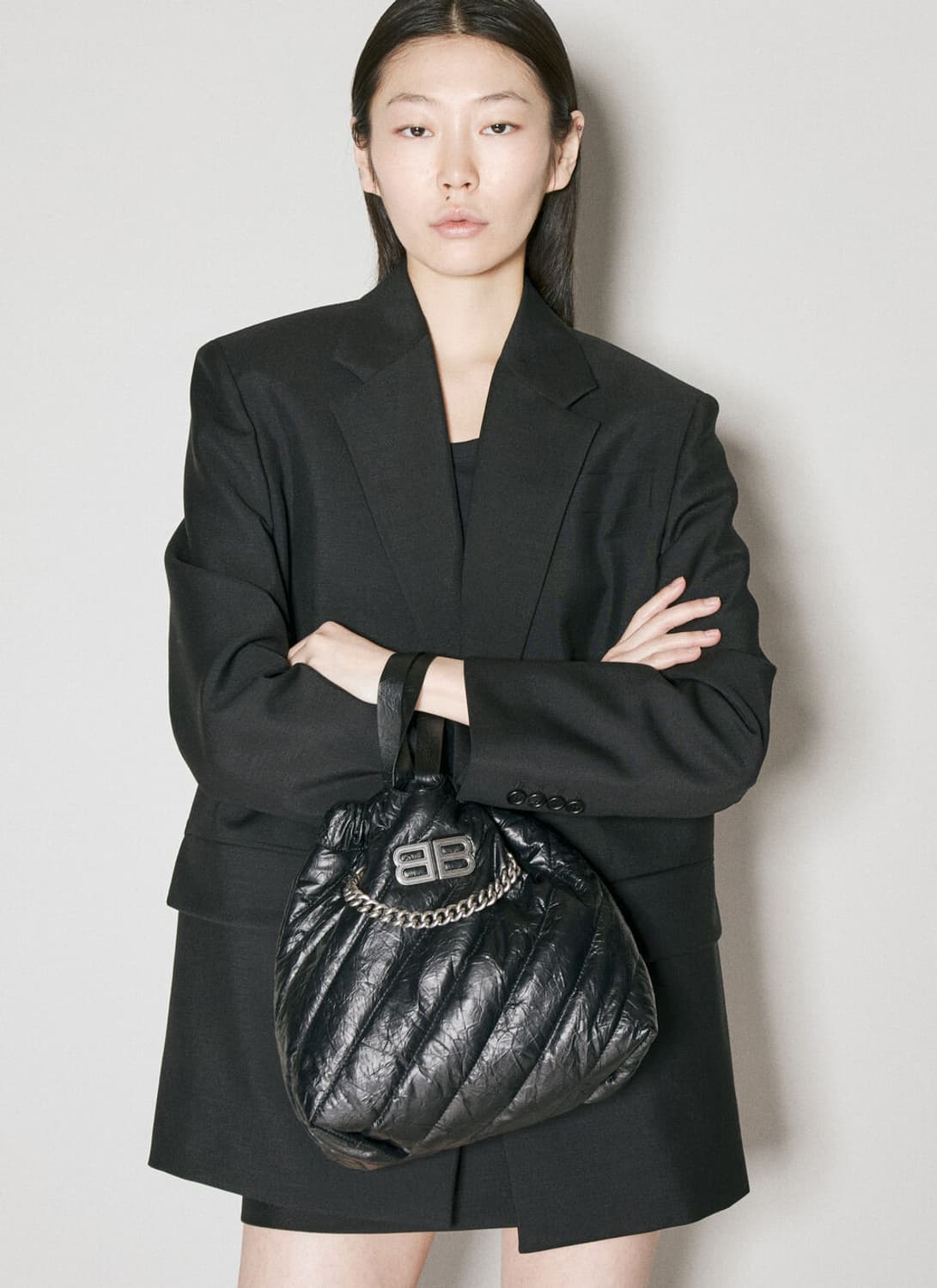 발렌시아가 크러쉬 퀼티드 스몰 토트 숄더백 블랙 상품이미지2