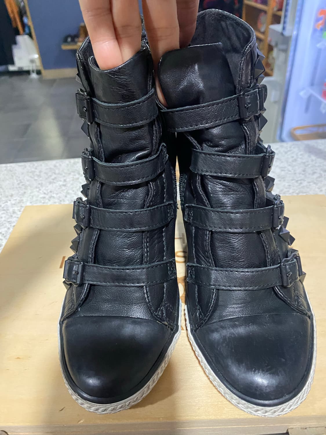 ASH 아쉬 블랙 웨지힐 스니커즈 39 상품이미지1