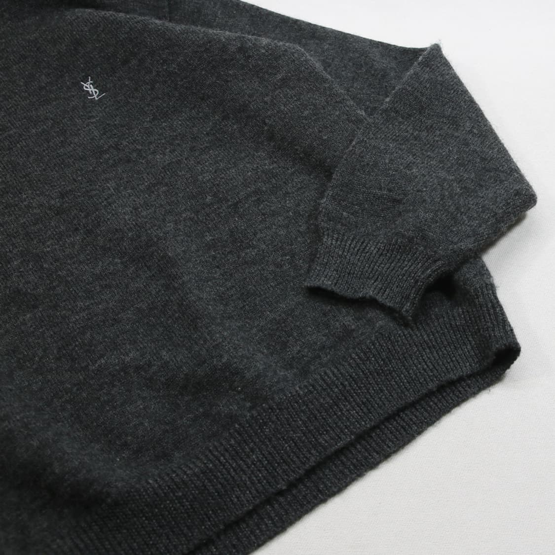 (착용컷) YSL 울 모크넥 니트 (남성용 100) 상품이미지6