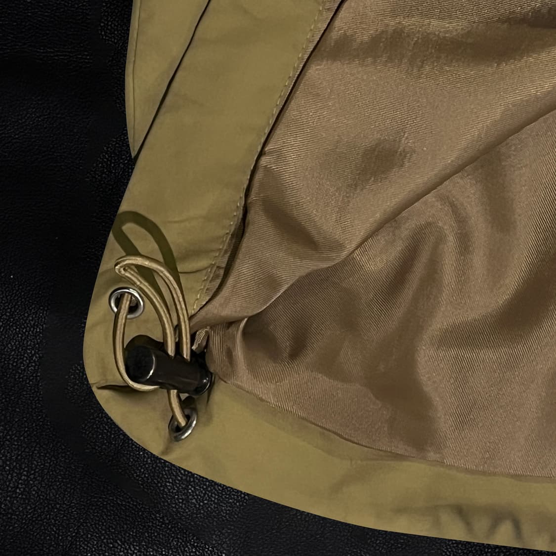 발렌시아가 나일론 베이지 맨투맨 상품이미지6