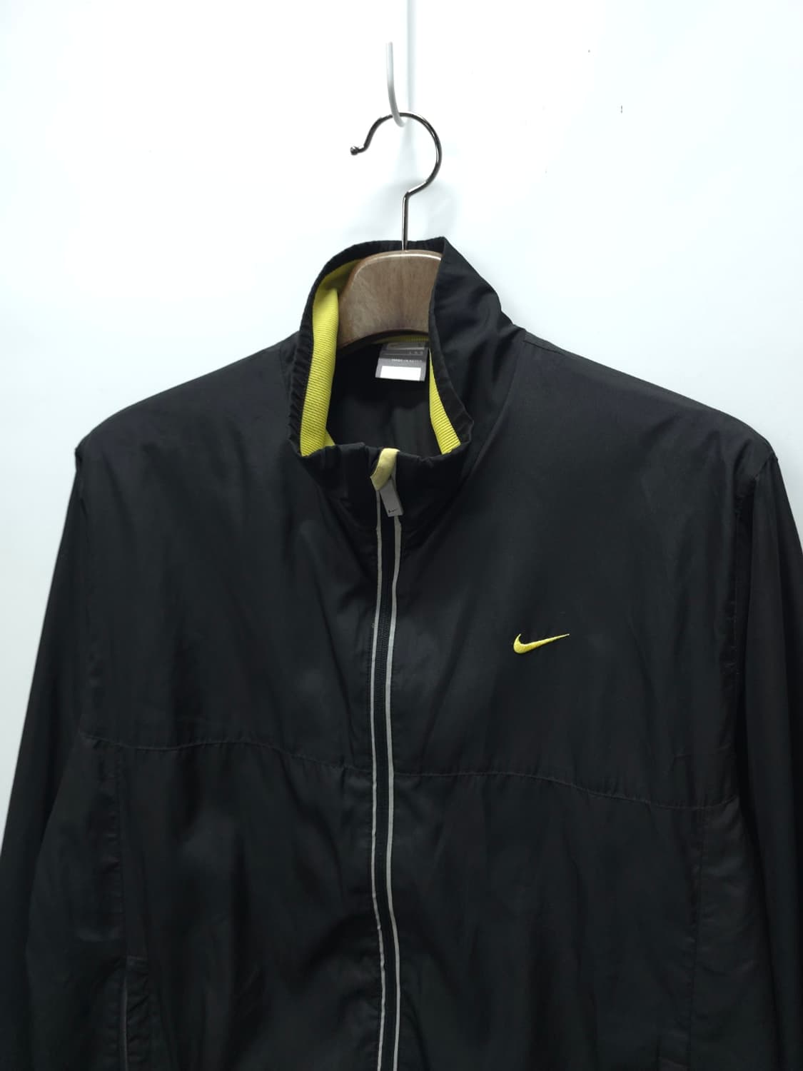 [나이키] 블랙 & 옐로우 배색 바람막이 (L사이즈/100) 상품이미지2