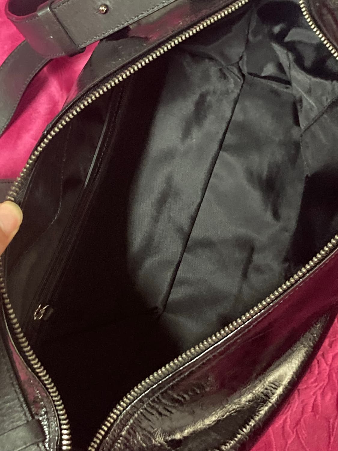 밈더워드로브 크랙 레더 호보백 상품이미지4