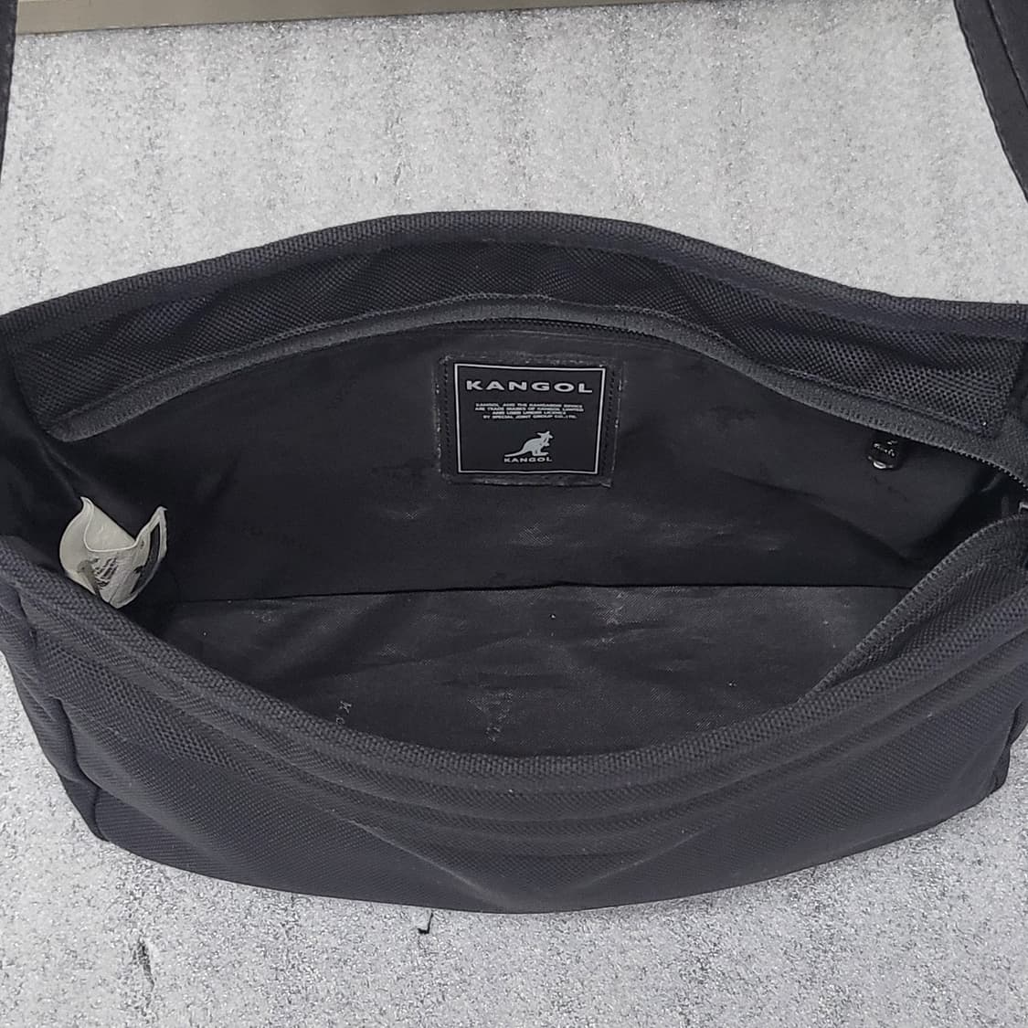 캉골 정품 크로스백 블랙 26x18x8cm 상품이미지8