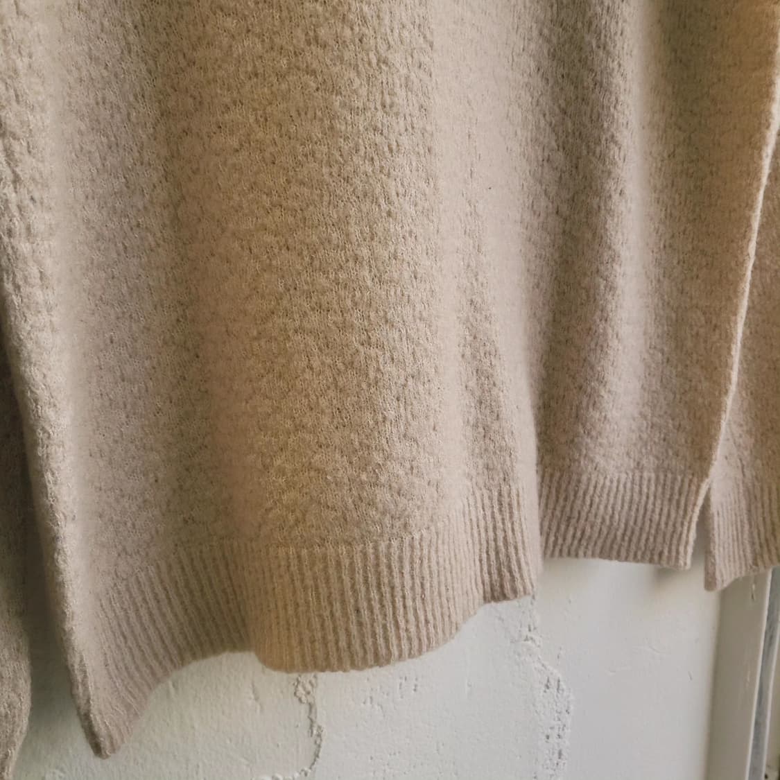 Ciaopanic 브이스티치 오트밀 니트 상품이미지5