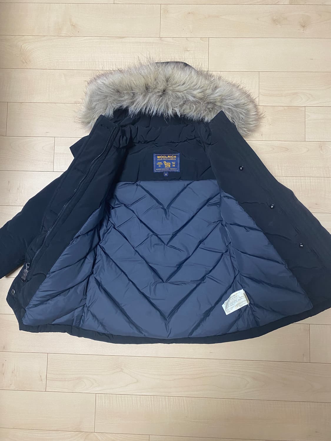 울리치 키즈 패딩 판매합니다 사이즈 6 상품이미지4