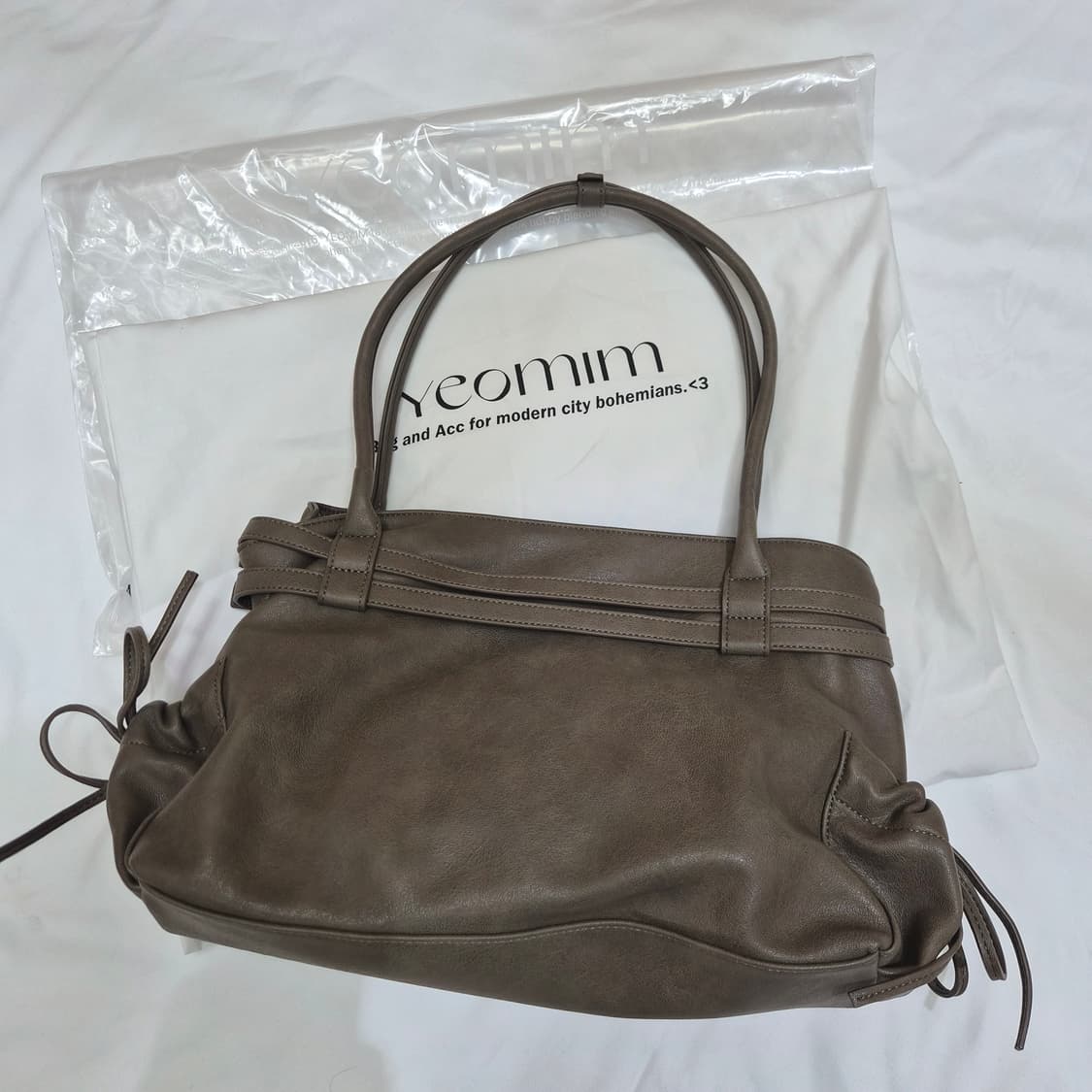 (새상품) 여밈 미디움 타운 벨트백(짙은회갈색) 상품이미지2