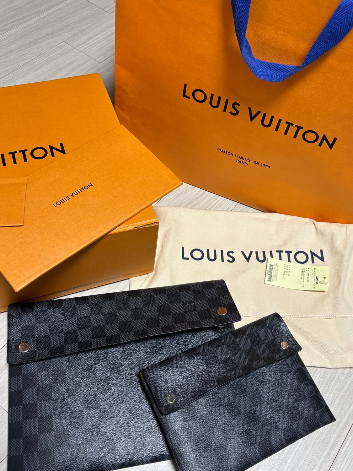 루이비통 다미에 알파 트리플 파우치 클러치 상품이미지1